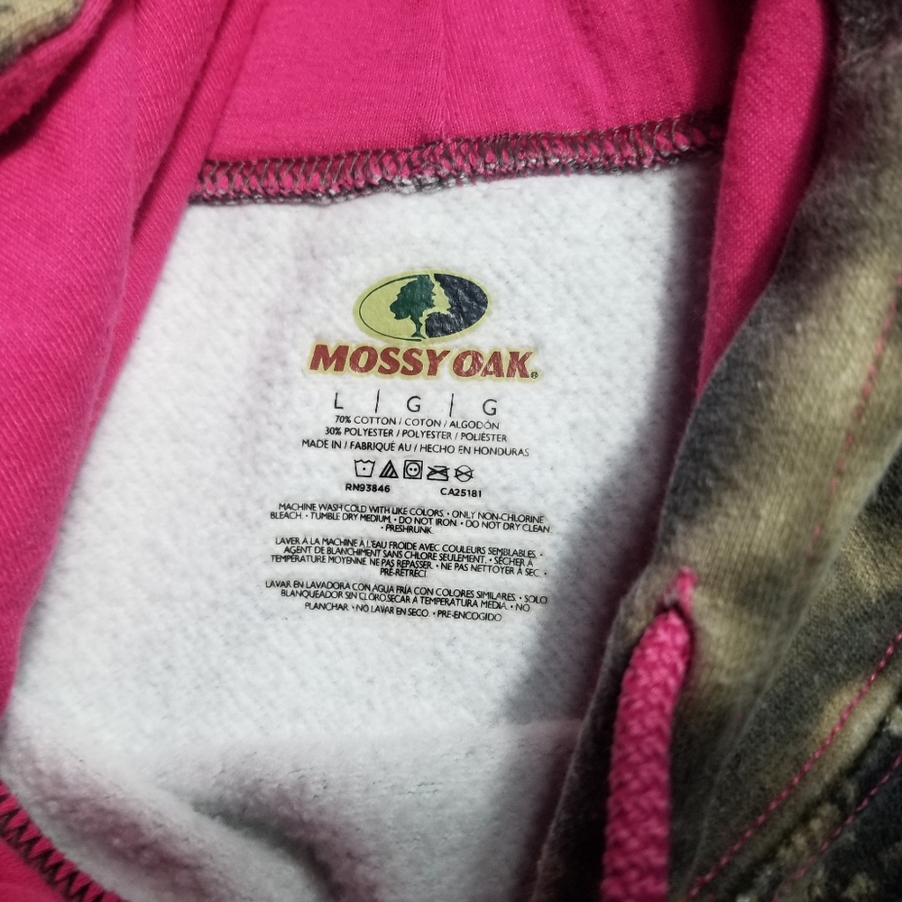 LIKE NEW MOSSY OAK WOMEN'S CAMOUFLAGE AND PINK HOODIE SIZE LARGE - Picture 3 of 12